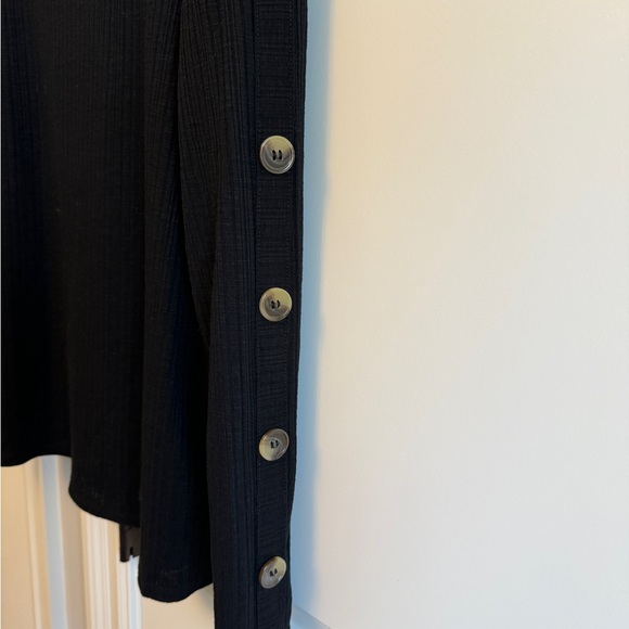 Cable and Gauge Top with button accents - Picture 3 of 6